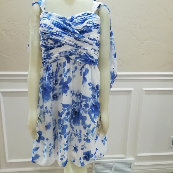 Ralph Lauren Dresses & Skirts - NWT Ralph Lauren white and blue floral evening gow